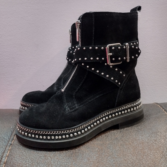 Vince Camuto Blinda  Black Suede Moto Chic Chain Rim Platform Lug Sole Boot - Picture 3 of 13